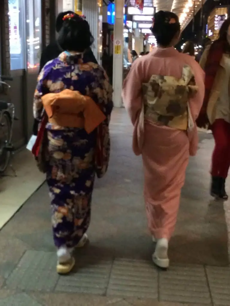 geishas, kyoto japan